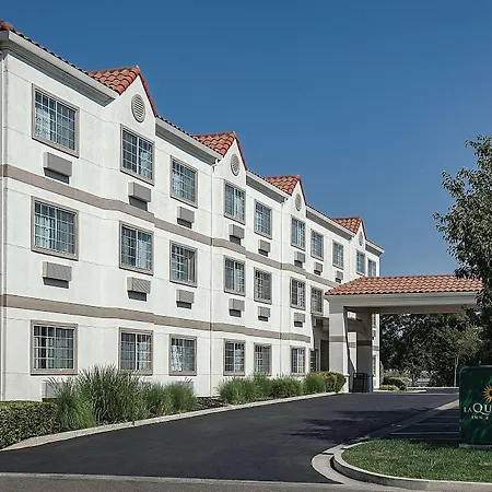 La Quinta By Wyndham Davis Hotel